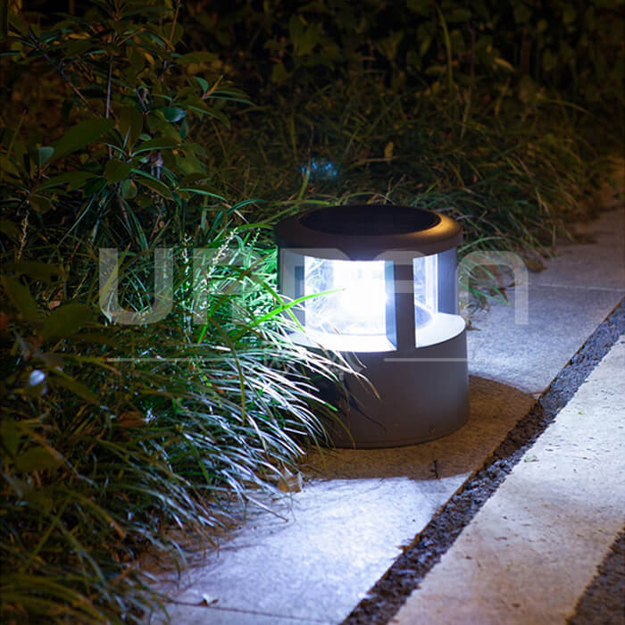 Solar Lawn Light - 2W Solar Lawn Light