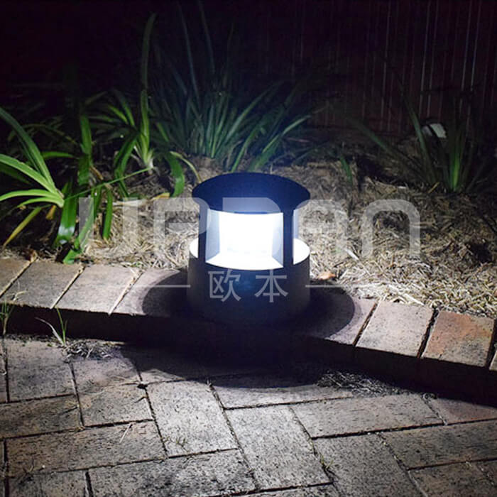 Solar Lawn Light - 2W Solar Lawn Light